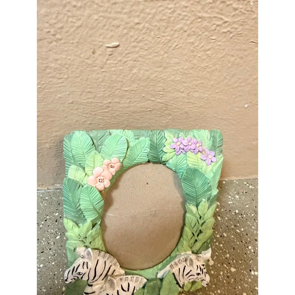Vintage Style‎ Zebra Jungle Safari Tropical Leaf 3D Resin Picture Frame Green